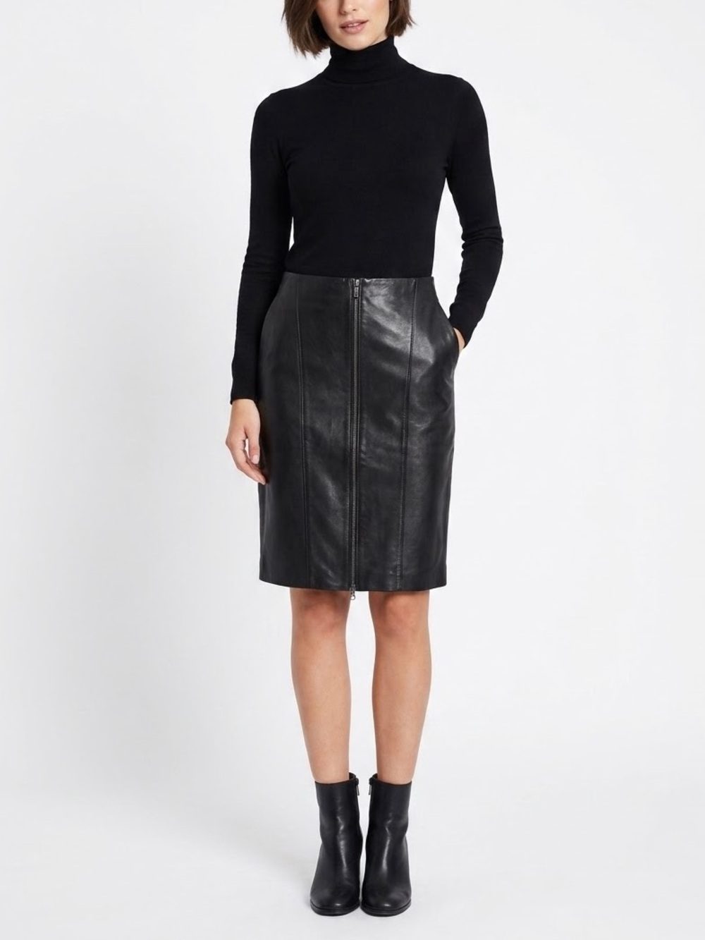 Danier Vintage Black Genuine Leather Pencil Skirt with Front 2-Way Zip Size 6